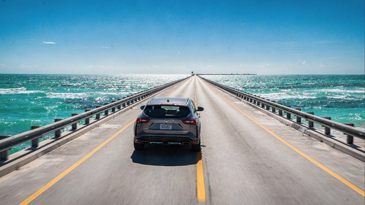 Rodovia na Flórida ganha fama por suas 42 pontes, pois o trajeto de 182 km sobre o mar azul une Miami às ilhas de Florida Keys em um cenário único