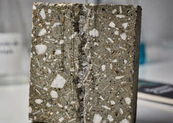 O ingrediente secreto, perdido há dois mil anos, que permitia ao concreto romano se consertar sozinho de rachaduras, foi finalmente descoberto por cientistas e pode revolucionar a construção moderna
