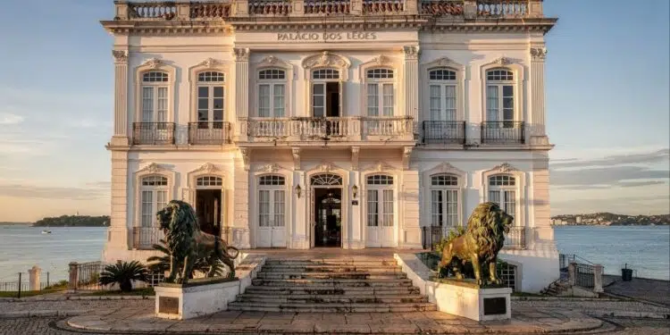 Com arquitetura de 1612 e 3.000 metros quadrados de área, o Palácio dos Leões em São Luís tornou-se a sede do governo e o maior símbolo da história do Maranhão