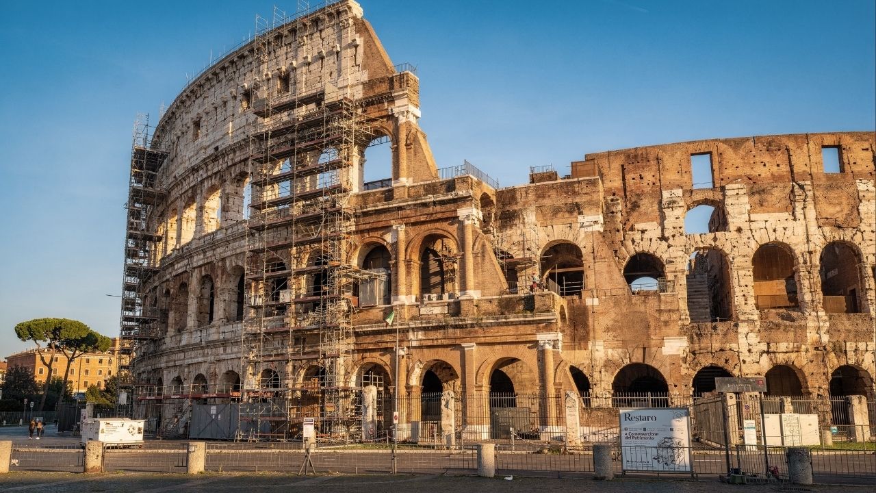 Com uma arena retrátil e túneis secretos revelados, a restauração do Coliseu de Roma virou o maior exemplo de engenharia salvando monumentos antigos