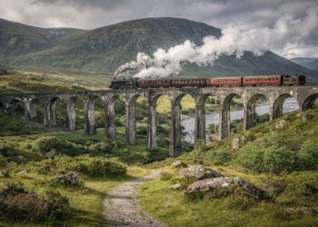 Com 21 arcos de concreto e 380 metros de extensão, o viaduto de 1901 na Escócia tornou-se o maior ícone ferroviário mundial e cenário cinematográfico