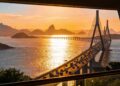 Com 13,29 quilômetros de extensão e inaugurada em 1974, a Ponte Rio-Niterói tornou-se a maior ponte de concreto protendido do Brasil e um marco da engenharia nacional