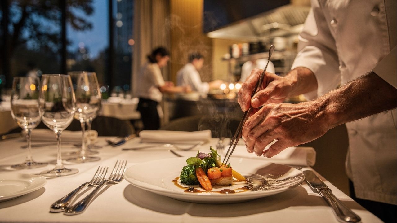 Com 200 funcionários e 3 estrelas Michelin, o Eleven Madison Park opera com perfeição para manter o título de melhor restaurante de todo o mundo