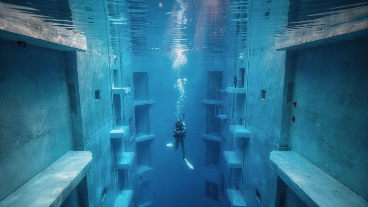 Mergulho mais profundo que um prédio de 12 andares: Y-40 na Itália é a piscina termal onde mergulhadores descem 40 metros em água quente