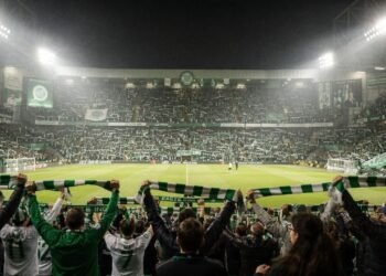Com 60.411 assentos e fundado em 1892, o Celtic Park tornou-se o maior estádio de futebol da Escócia e um dos templos mais vibrantes da Europa