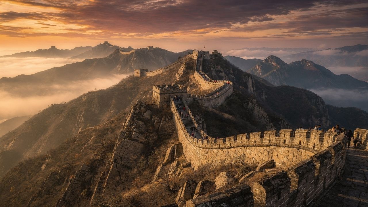 Com 21.196 km de extensão e construída ao longo de séculos, a Grande Muralha da China virou a maior obra de engenharia da história da humanidade