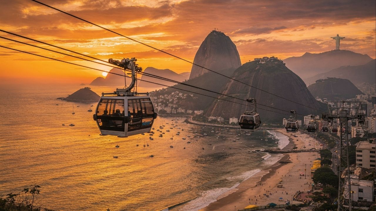 Com cabos de aço que suportam 13 mil toneladas e 750 metros de extensão, o Bondinho do Pão de Açúcar de 1912 virou o maior ícone turístico do Brasil