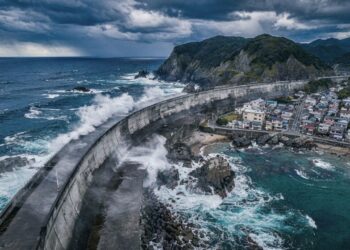 Após o desastre de 2011, o Japão ergueu uma rede de muralhas de concreto com 400 km de extensão para proteger a costa contra a força dos oceanos