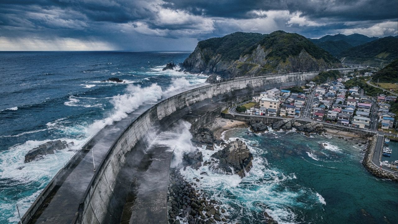 Após o desastre de 2011, o Japão ergueu uma rede de muralhas de concreto com 400 km de extensão para proteger a costa contra a força dos oceanos