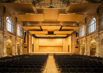 Instalada na antiga estação de 1938 e com forro móvel, a Sala São Paulo tornou-se a melhor arena de concertos e um marco da engenharia acústica