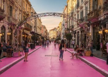 Rua em Tóquio ganha fama pela moda, pois seus 350 metros de extensão em Harajuku viraram o epicentro da cultura jovem e das tendências do Japão