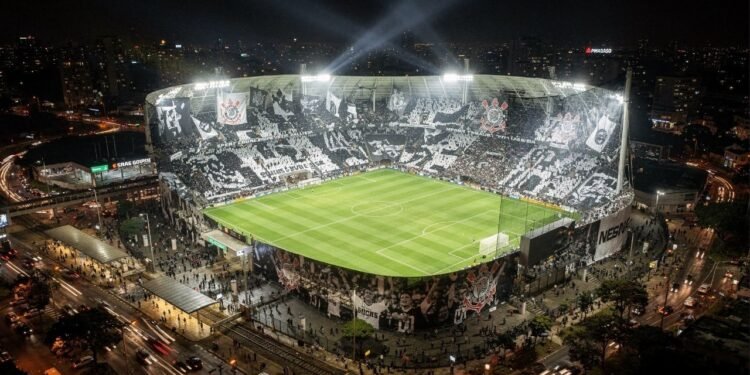 Com um telão de 170 metros e 49 mil lugares, a Neo Química Arena tornou-se o estádio mais moderno de São Paulo e palco da abertura da Copa do Mundo