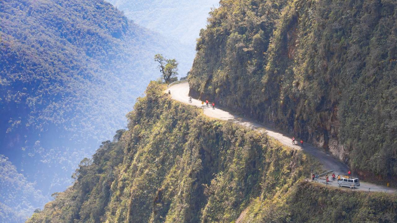 Entre La Paz e Coroico a Estrada da Morte revela o lado mais tenso das viagens por estrada de montanha
