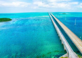 A estrada sobre o mar que corta manguezais e recifes e transforma o caminho até Key West na melhor parte da viagem