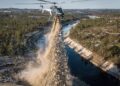 Chuva de areia após helicópteros despejarem 150 toneladas “ressuscitando” rio na Lapônia