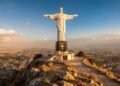 Com 40,44 metros de altura, o Cristo de la Concordia na Bolívia virou a maior estátua de Jesus na América Latina, superando o monumento do Rio