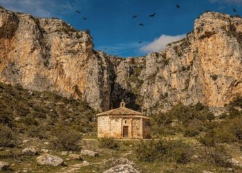 Ninguém sabe quem construiu este eremitério espanhol que atrai milhares ao Cânion do Rio Lobos