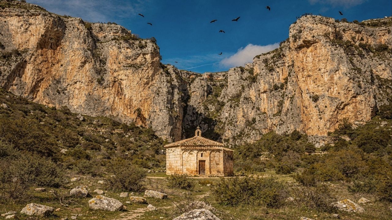 Ninguém sabe quem construiu este eremitério espanhol que atrai milhares ao Cânion do Rio Lobos