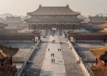 Com 980 edifícios e uma área de 720 mil metros quadrados, o complexo palaciano de 1406 tornou-se o maior do mundo e o coração sagrado da história imperial chinesa