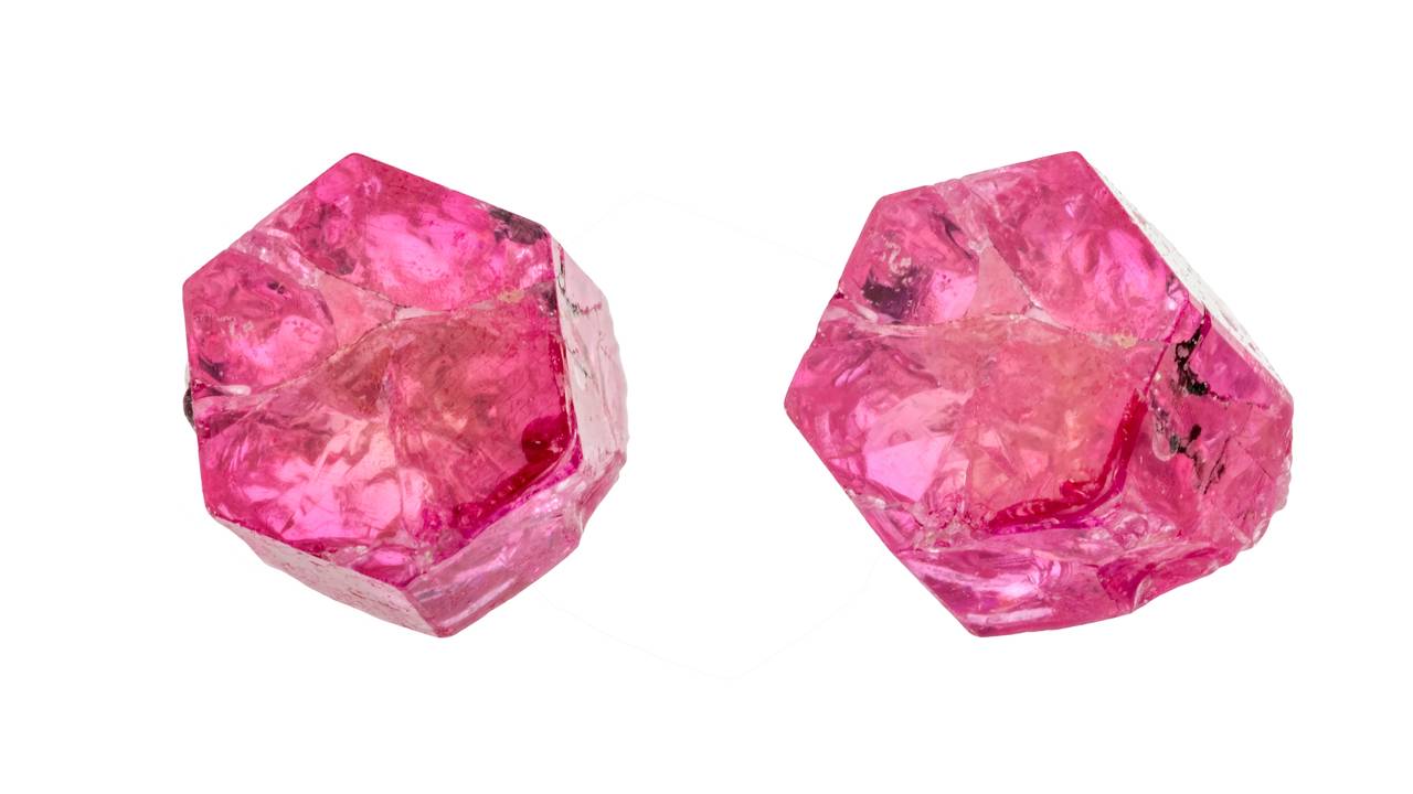 Esqueça a esmeralda, pois para cada 150 mil diamantes apenas um cristal desta gema nasce nos EUA, sendo a maior raridade da geologia