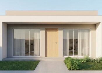 Casa pequena com 50 metros quadrados que usa espelhos, cortinas leves e móveis inteligentes para parecer muito maior