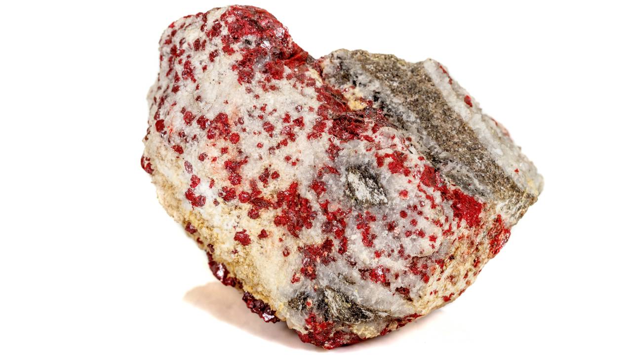 Esqueça o ouro e a prata, pois este mineral vermelho-sangue é a única fonte de mercúrio, sendo o pigmento tóxico mais belo da química