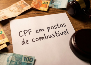 Registro de identificação pessoal realizado durante o abastecimento de um veículo
