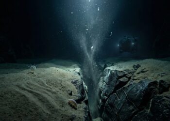 Com 11 km de profundidade e fusão por fluxo, a colisão das placas do Pacífico e das Marianas criou uma fábrica de vulcões e o Challenger Deep, o local mais hostil da Terra que o homem levou décadas para revisitar