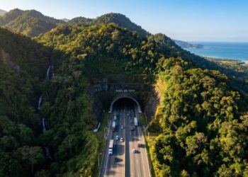 Túnel gigante de 10 km fura montanhas, corta 4,5 horas de viagem nas Américas e liga Medellín ao Caribe