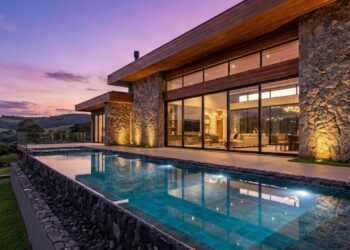 Essa é a proposta da casa rústica com interior moderno que une o aconchego do campo à sofisticação urbana