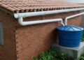 A técnica de captação da chuva com tubos PVC surge como uma alternativa inteligente para quem deseja reduzir a conta de água mensal