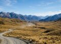 Estrada na Nova Zelândia percorre 200 km por uma fazenda gigante; aberta apenas no verão, a Molesworth Road cruza vales e montanhas isoladas