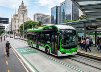 O cobiçado ônibus 100% elétrico da BYD, o BYD K9G, esconde uma tecnologia de bateria inovadora que praticamente zera os ruídos nas ruas e permite ao modelo rodar até 250 km sem gastar R$ 1 com diesel