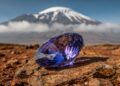 Esqueça o diamante e a safira, pois esta gema azul só existe na Tanzânia e vale US$ 1.200 o quilate, sendo o tesouro final da África