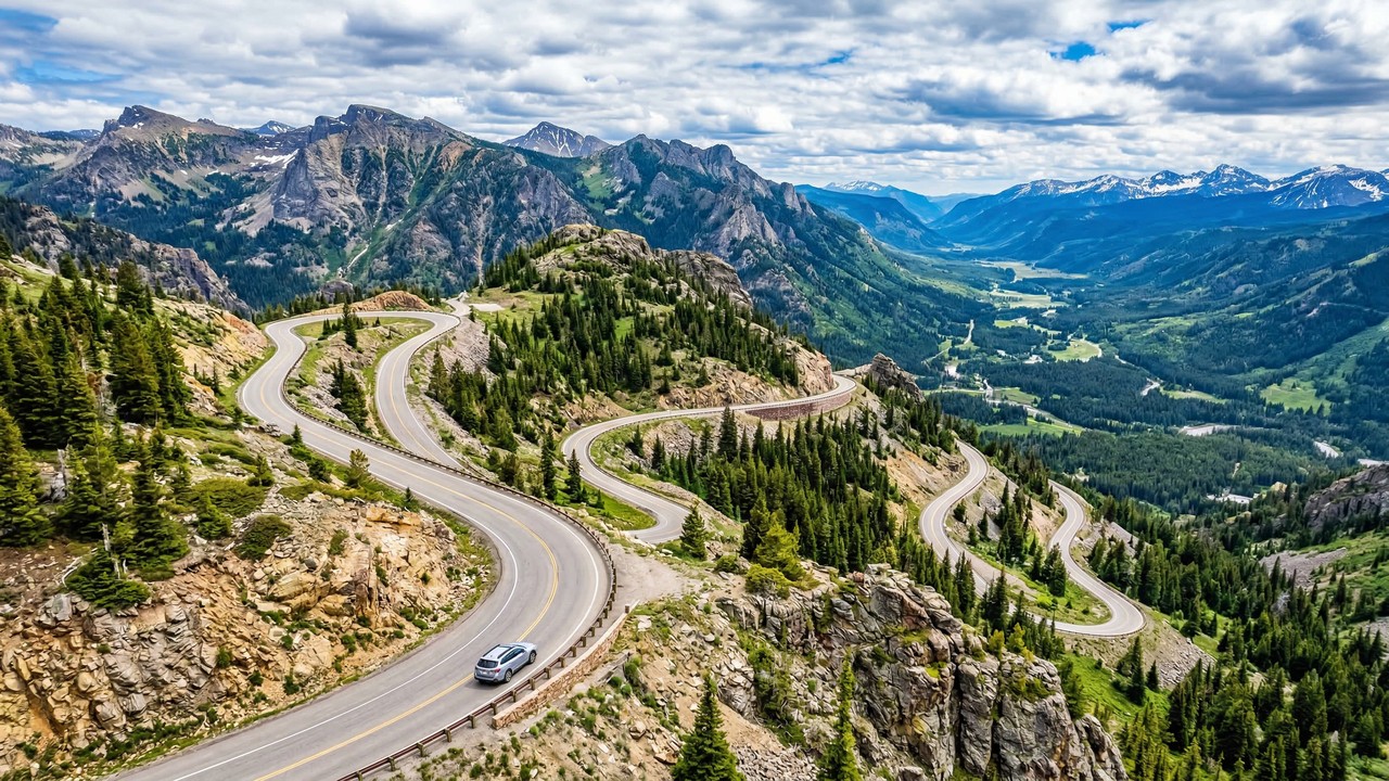Rodovia em Wyoming ganha fama por suas vistas alpinas, pois seus 74 km de extensão sobem a 2.450 metros, cruzando o Dead Indian Pass