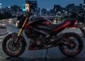 Operando com motor de 24 cavalos e refrigeração líquida, a agressiva moto da fabricante indiana humilha as rivais de 250 cilindradas nas ruas em 2026