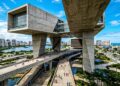 Com seus 97 mil metros quadrados de concreto e projeto de Portzamparc, a Cidade das Artes tornou-se o maior complexo cultural do Rio e um ícone do modernismo