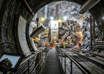 Eles investiram US$ 29 bilhões para perfurar 57,5 km no coração dos Alpes e criar o túnel ferroviário mais longo do mundo entre França e Itália