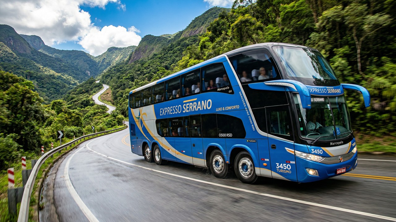 O chassi Mercedes-Benz O500 RSD de 3 eixos entrega mais de 400 cavalos de potência e reduz o balanço interno em 50 por cento nas rodovias