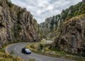 Rodovia na Inglaterra ganha fama por suas falésias de 137 metros, pois o trajeto de 1901 no desfiladeiro de Cheddar virou a rota mais cênica do país
