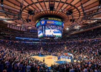 Com sua estrutura sobre a Penn Station e renovação de US$ 1 bilhão, o Madison Square Garden em NY permanece como a arena mais famosa de todo o mundo