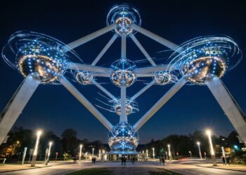 Com 102 metros de altura e nove esferas de aço, a estrutura, de 1958, em Bruxelas tornou-se o maior símbolo da era atômica e da inovação na Bélgica