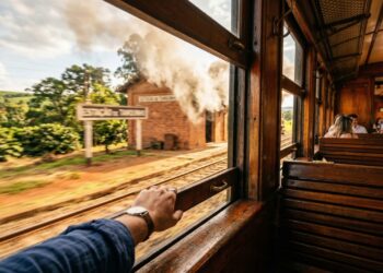 O autêntico trem do século 19 que percorre 24 quilômetros pelo interior paulista e esconde um jantar de luxo sobre os trilhos