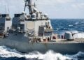 Com custo de US$ 3 bilhões e radar SPY-6 de alta precisão, o destruidor USS Sterett opera como um arsenal flutuante em missões globais da Marinha