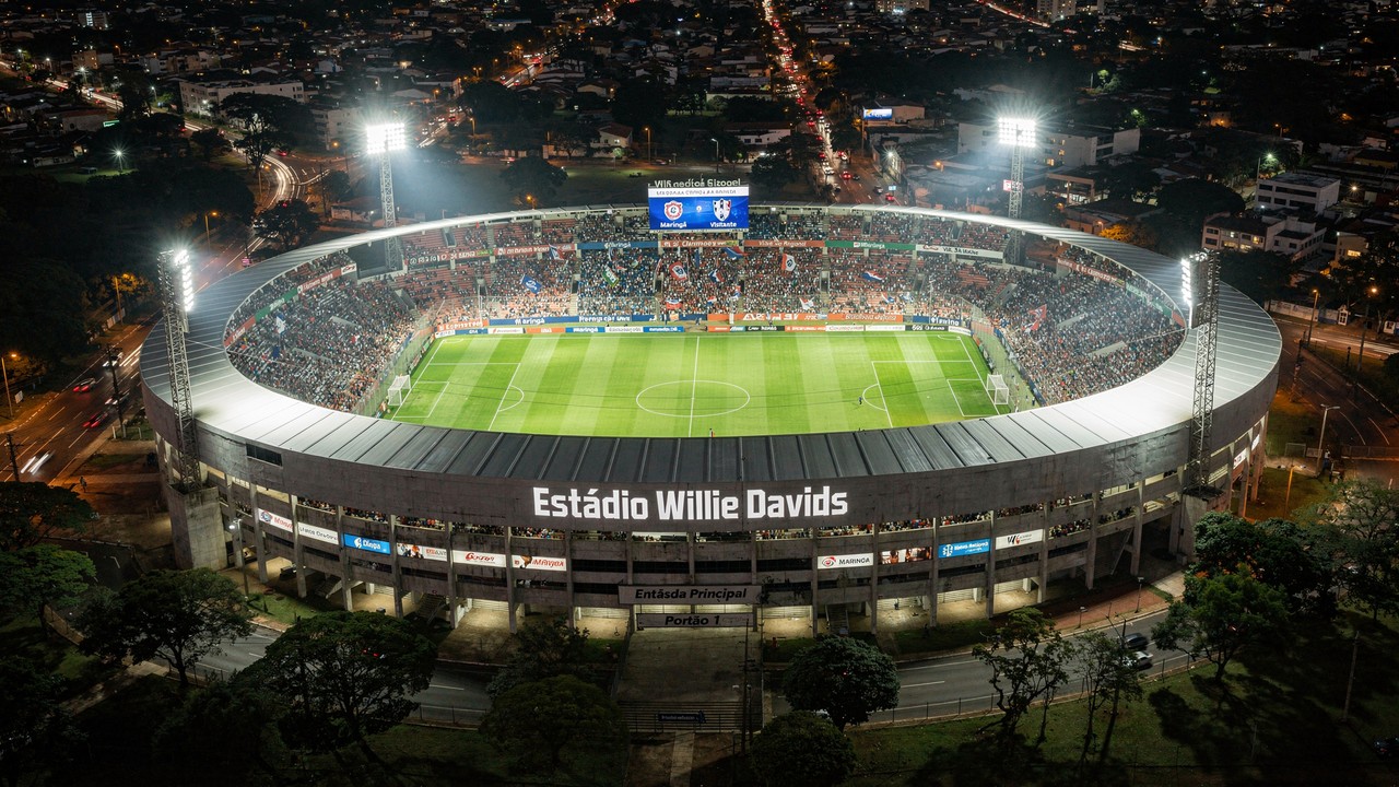 Com capacidade para 21.600 pessoas e inaugurado em 1976, o estádio Willie Davids tornou-se a maior e mais pulsante praça esportiva de Maringá