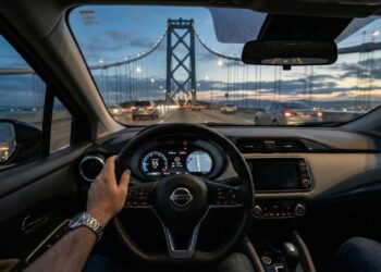 Ignorado por muitos, este sedã japonês de R$ 115 mil entrega porta-malas de van, consome pouco e dá um banho de luxo nos carros populares