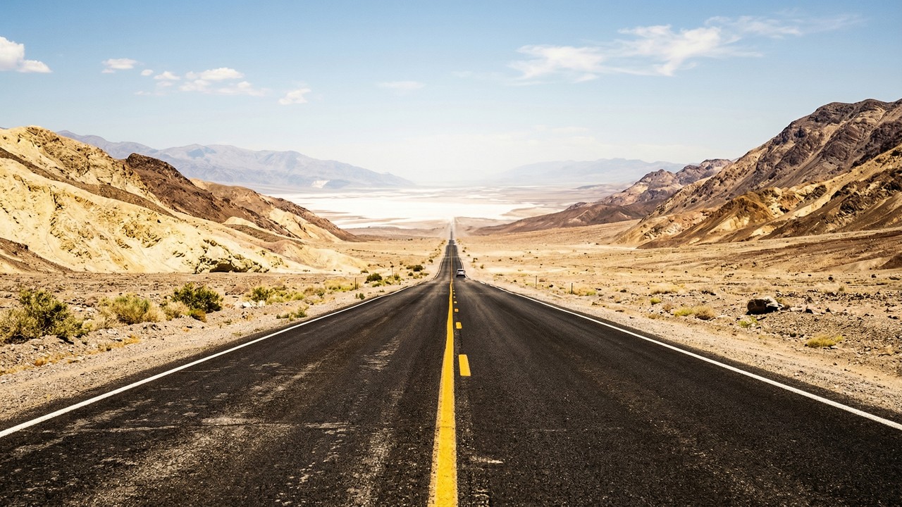 Rodovia na Califórnia atravessa o ponto mais baixo da América do Norte; com 210 km de asfalto no deserto, a Highway 190 atinge 54 graus de calor