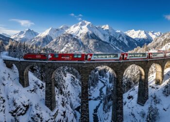 O trem mais lento da Europa que todo mundo quer pegar por causa da paisagem