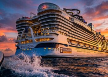 Icon of the Seas redefine a engenharia naval como a maior cidade flutuante