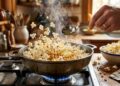 O ingrediente secreto de apenas 12 reais que transforma a pipoca caseira em um verdadeiro lanche de cinema